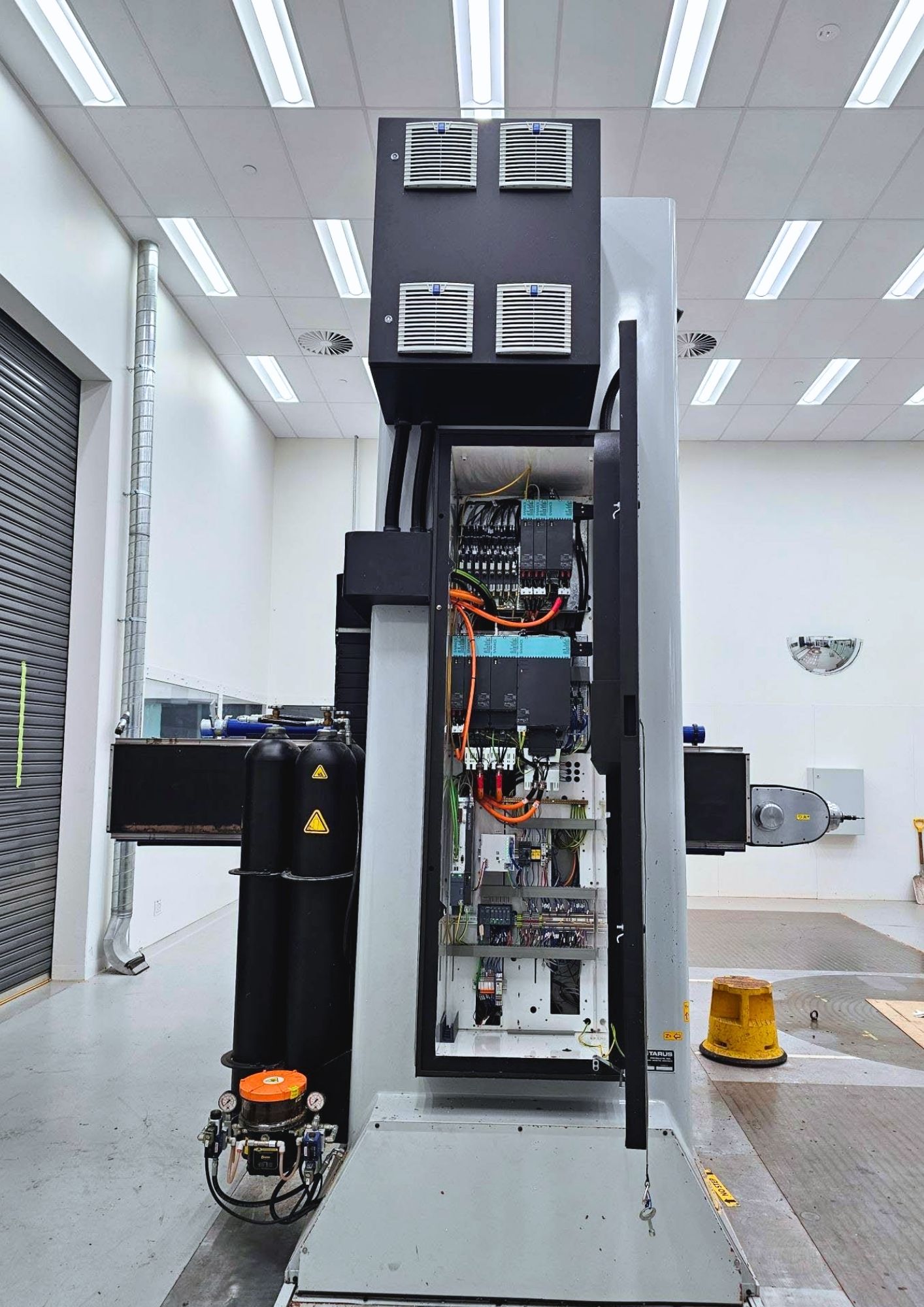 Taurus 5 Axis Milling Machine Electrical Cabinet